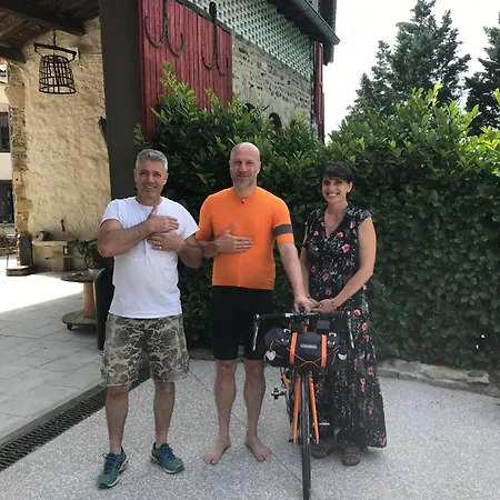 Oda ve Kahvaltı Le Domaine De Gorneton 4*